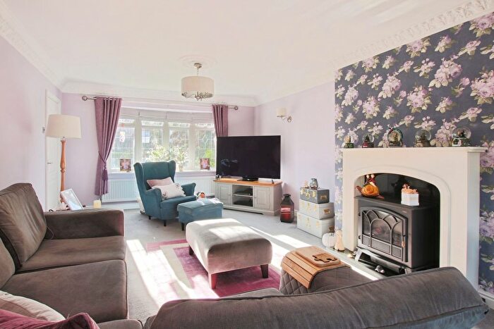 6 Bedroom Detached House For Sale In Church View, Patrington, Hull, HU12