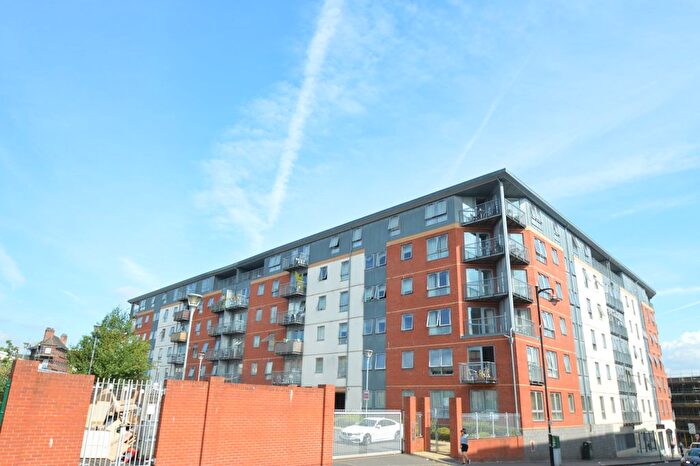 2 Bedroom Flat To Rent In The Quartz, Hall Street, Birmingham, West Midlands, B18
