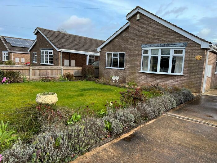 2 Bedroom Detached Bungalow To Rent In Spire View Road, Louth, LN11