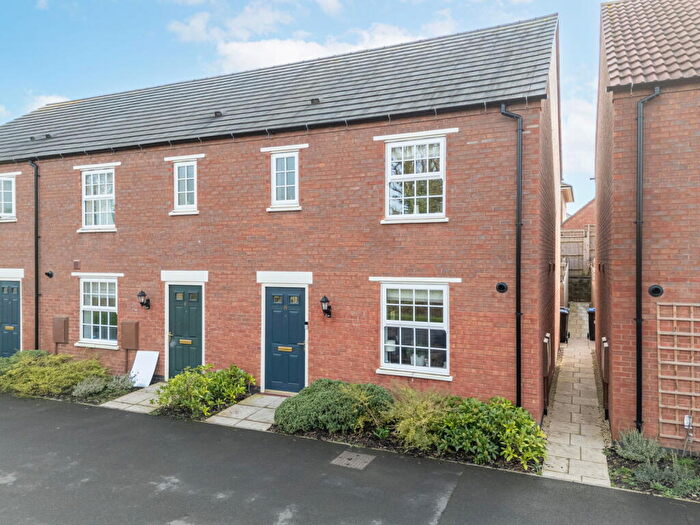 3 Bedroom End Of Terrace House For Sale In Wadsworth Close, Market Harborough, LE16