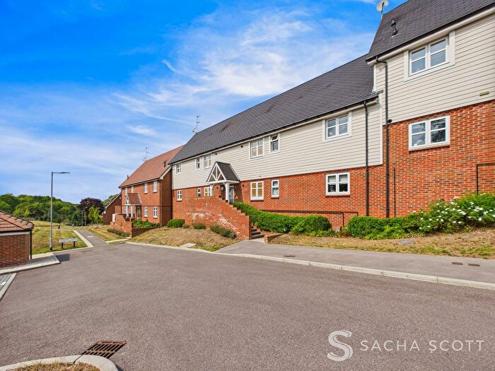 2 Bedroom Flat For Sale In Consort Drive, Leatherhead, KT22