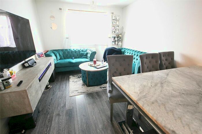 2 Bedroom Flat To Rent In Buchanan House, Tennyson Close, Scotland Green Road, Enfield, EN3