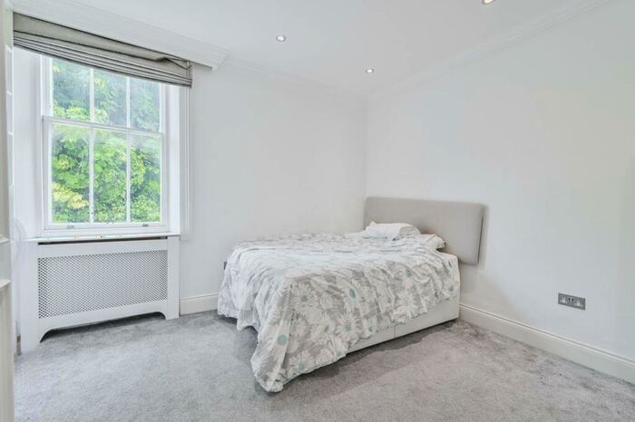 3 Bedroom Flat To Rent In Abbey Road, St John's Wood, London, NW8
