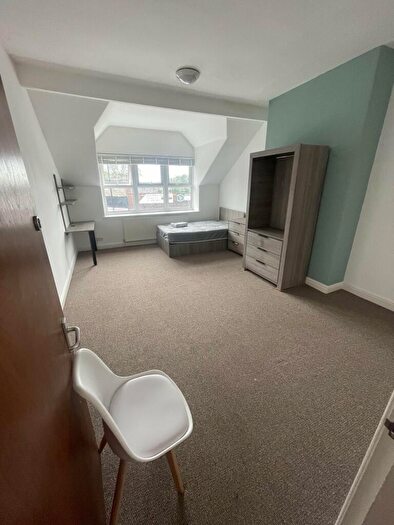 5 Bedroom House To Rent In Regent Park Avenue, Headingley, Leeds, LS6