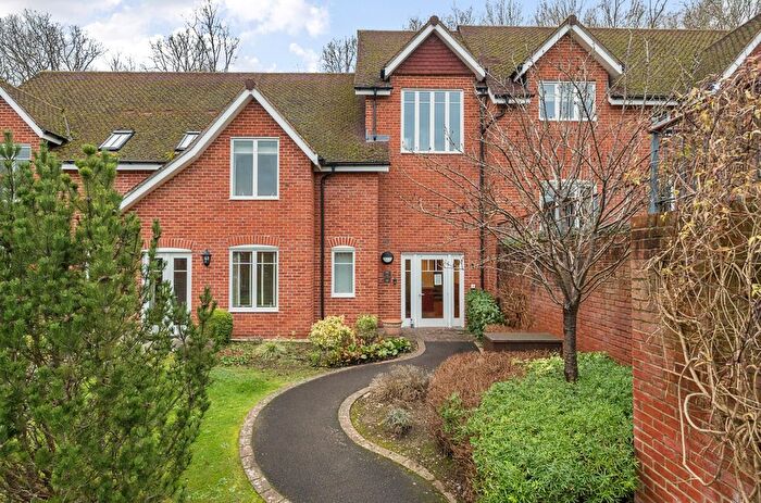 2 Bedroom Flat For Sale In Salisbury Road, Sherfield English, Romsey, Hampshire, SO51