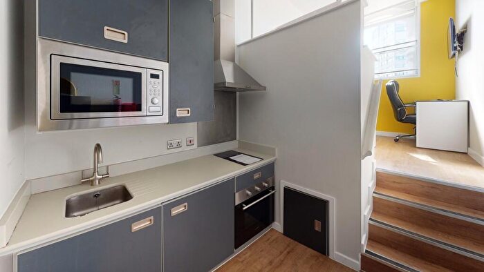 Studio To Rent In Queens Road, Bristol, BS8 - Photo 2