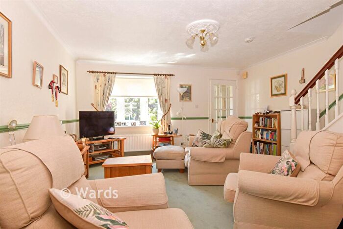 3 Bedroom Semi-Detached House For Sale In Willowside, Snodland, Kent, ME6