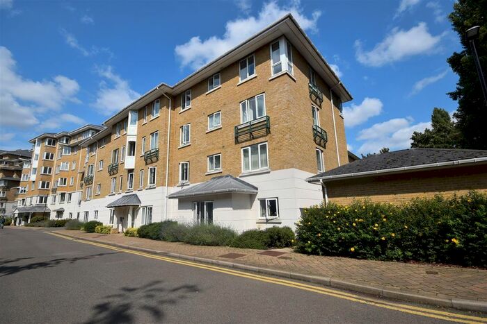 1 Bedroom Flat To Rent In Amelia House, Strand Drive, Richmond, TW9