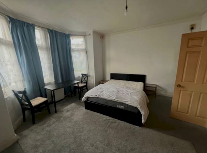 1 Bedroom End Of Terrace House To Rent In Southfield Park, Harrow, Middlesex, HA2