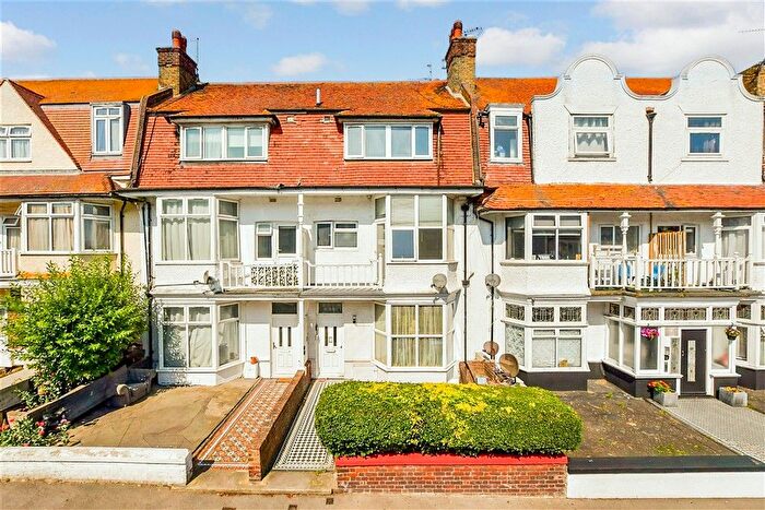 3 Bedroom Flat For Sale In Surrey Road, Cliftonville, Margate, Kent, CT9
