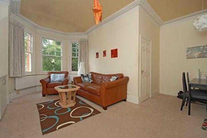 2 Bedroom Apartment To Rent In Milton Park, London, N6
