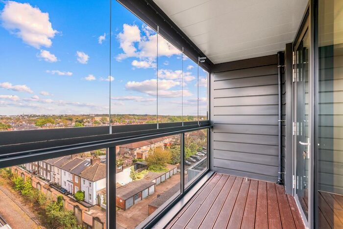 1 Bedroom Flat To Rent In Twickenham Gateway, London Road, Twickenham, TW1