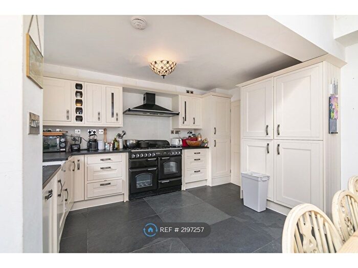 3 Bedroom Terraced House To Rent In Zealand Road, London, E3