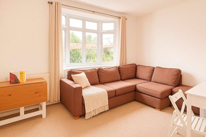 3 Bedroom Flat To Rent In Ditchling Road, Brighton, BN1