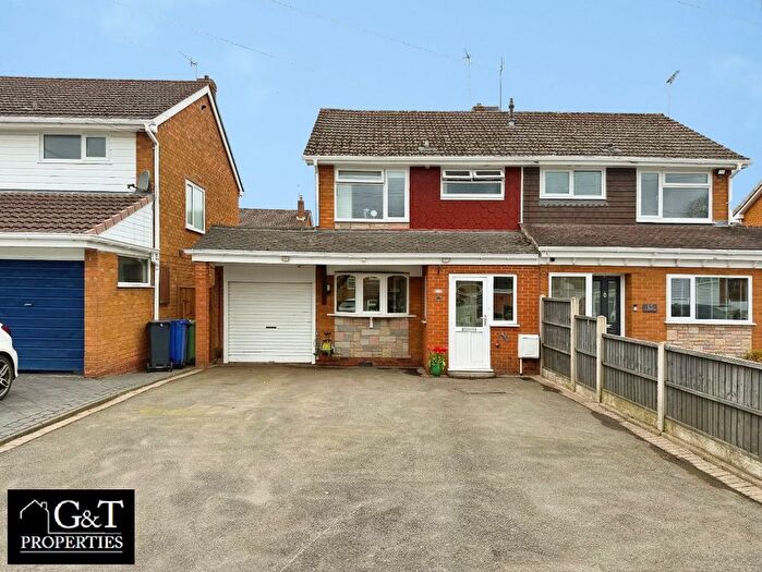 3 Bedroom Semi Detached House For Sale In Coleford Close, Stourbridge, DY8