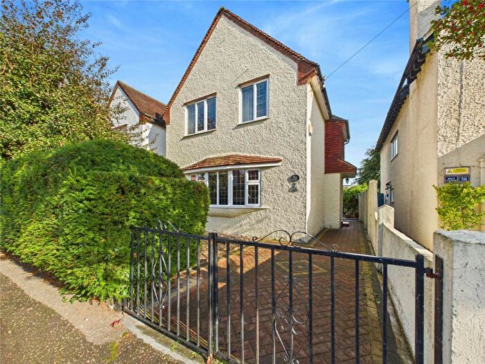 3 Bedroom Detached House For Sale In Irvine Road, Colchester, CO3