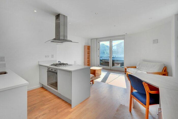 1 Bedroom Flat To Rent In Holloway Road, London, N7