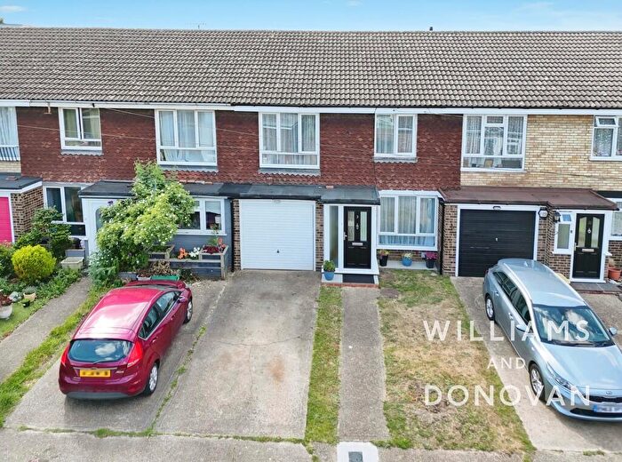 3 Bedroom Terraced House For Sale In Church Way, Hadleigh, SS7
