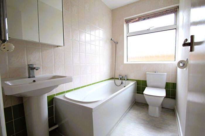 2 Bedroom Bungalow For Sale In Hawkinge, CT18