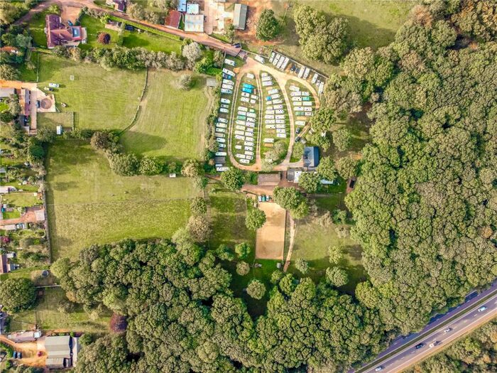 2 Bedroom Bungalow For Sale In Pottersheath Road, Welwyn, Hertfordshire, AL6