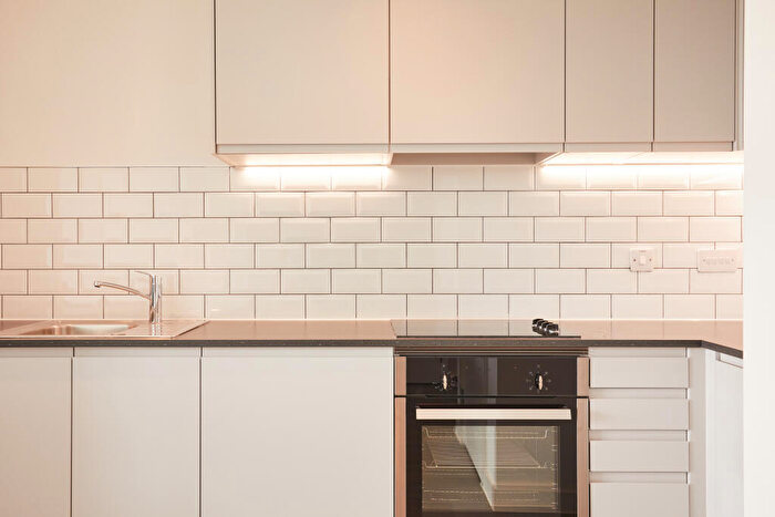 2 Bedroom Apartment To Rent In Talbot Road, Manchester, M16