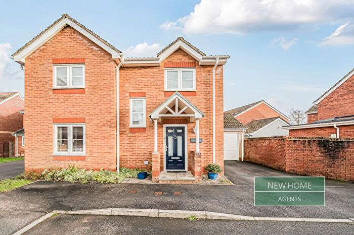 4 Bedroom Detached House For Sale In Meadow Drive, Tyla Garw, Pontyclun, CF72