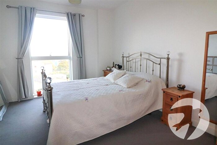 1 Bedroom Flat For Sale In Larner Road, Erith, DA8