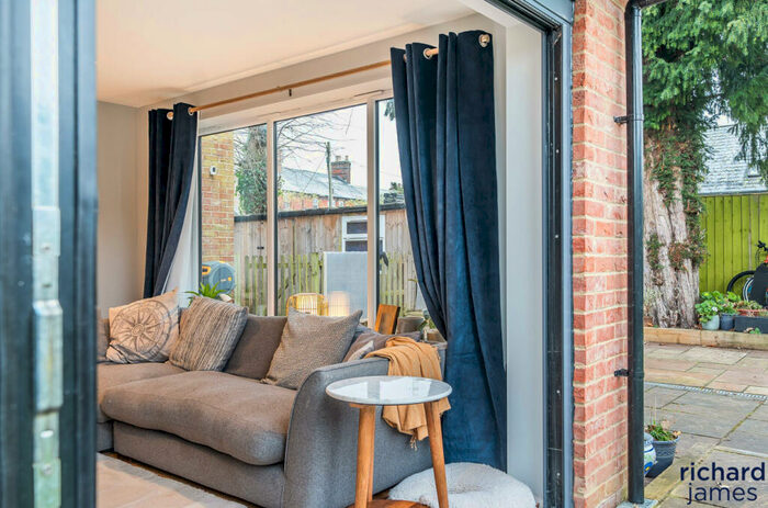 5 Bedroom Detached House For Sale In Cricklade Road, Highworth, Swindon, SN6