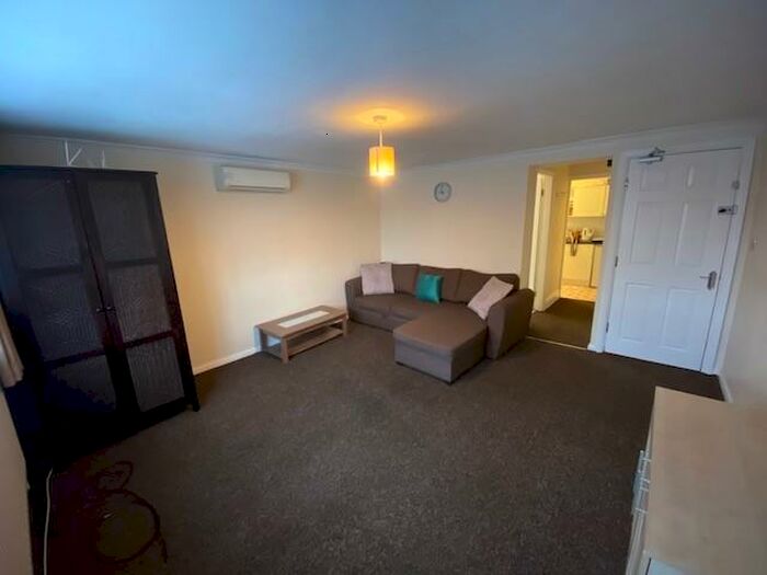 Studio To Rent In High Street, Bentley, Doncaster, DN5