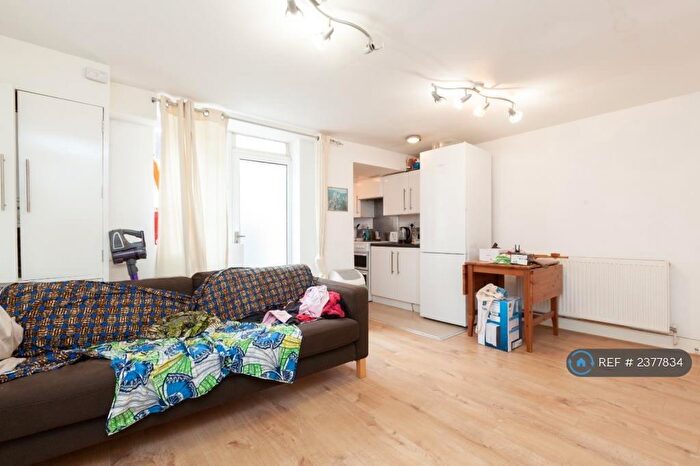 4 Bedroom Flat To Rent In Allen Road, London, N16