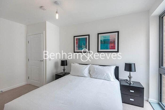 1 Bedroom Apartment To Rent In Mellor House, Canary Wharf, E14