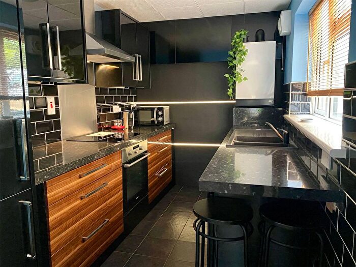 2 Bedroom Detached House For Sale In New Road, Orpington, BR6