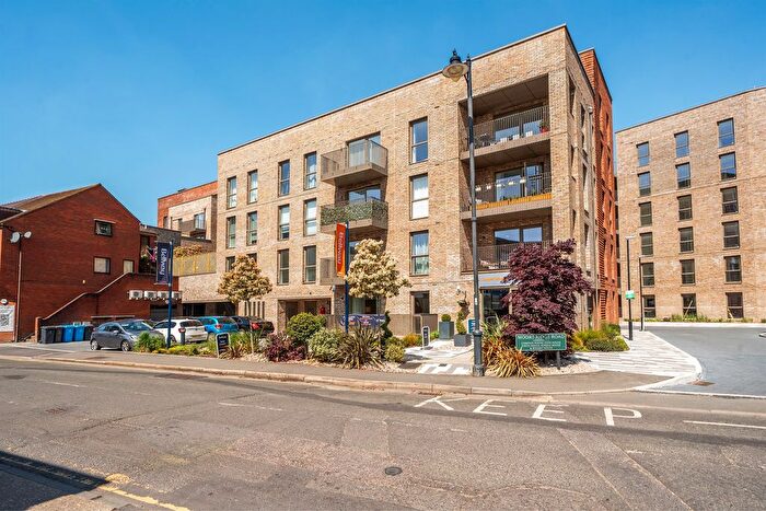 2 Bedroom Flat For Sale In Moorbridge Road, Maidenhead, SL6