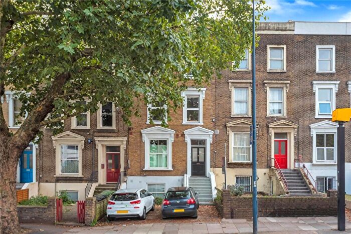 2 Bedroom Apartment For Sale In Lewisham Way, London, SE14