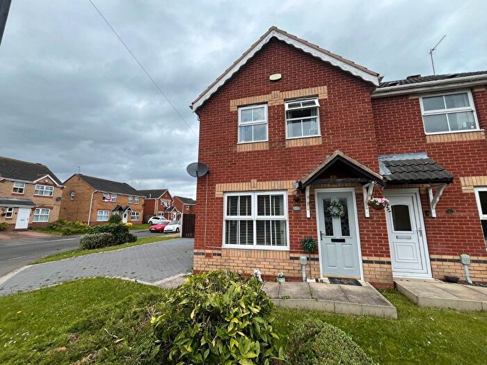 3 Bedroom Semi-Detached House To Rent In Charnwood Close, Kingswood, Hull, East Riding Of Yorkshi, HU7