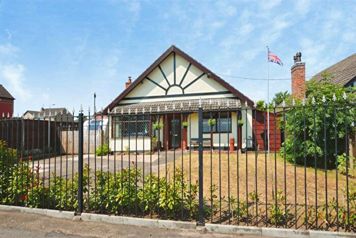 3 Bedroom Detached Bungalow For Sale In Collum Lane, Scunthorpe, DN16