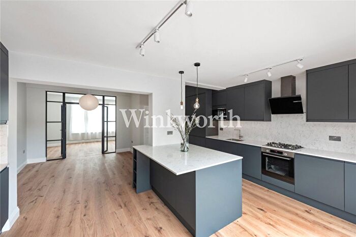 4 Bedroom Terraced House For Sale In Brampton Road, London, N15