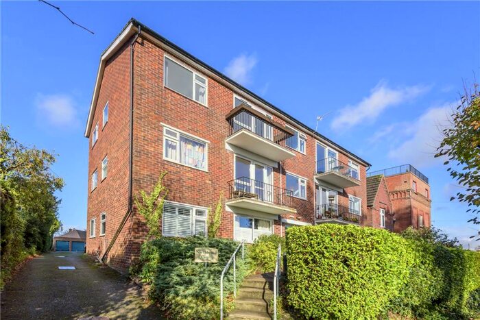 2 Bedroom Apartment To Rent In Northbrook Avenue, Winchester, Hampshire, SO23