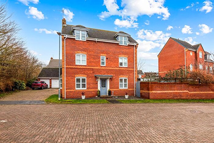 4 Bedroom Detached House For Sale In Woodlands Court, Oadby, Leicester, LE2