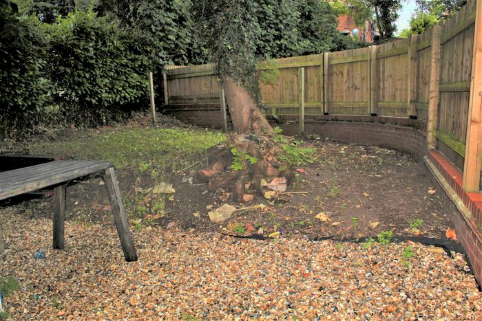 2 Bedroom Flat To Rent In Nether Street, Finchley Central, London, N3