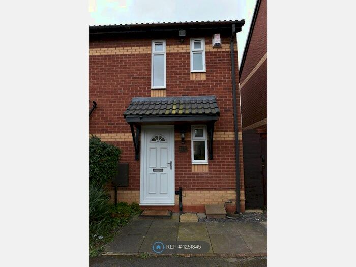 1 Bedroom End Of Terrace House To Rent In Sunbeam Way, Birmingham B33