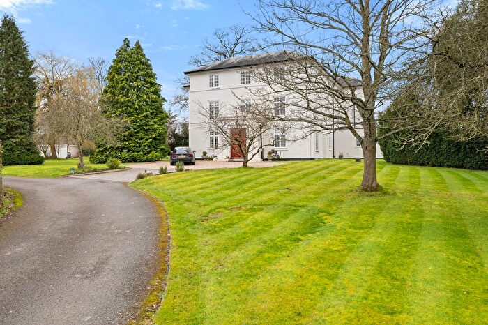 2 Bedroom Flat For Sale In Beaudesert Park, Henley In Arden, Warwickshire, B95