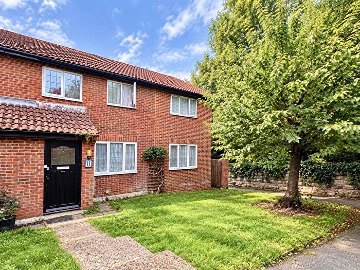 3 Bedroom Semi-Detached House To Rent In Winterbourne Close, Hastings, TN34