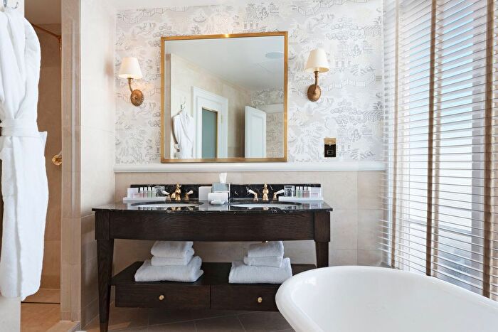 1 Bedroom Studio To Rent In Queen's Gate, London, SW7