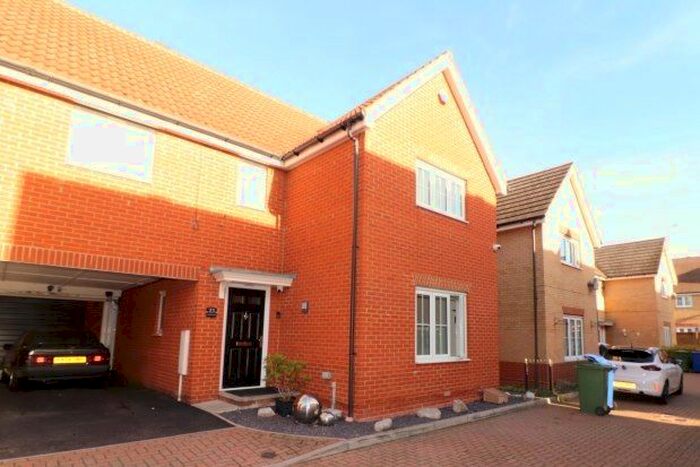 4 Bedroom Property To Rent In Cardinal Road, Grays, RM16