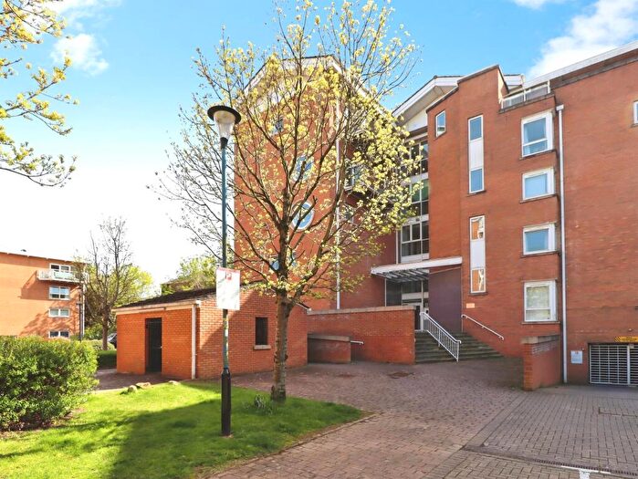 2 Bedroom Apartment For Sale In Judkin Court, Cardiff, CF10