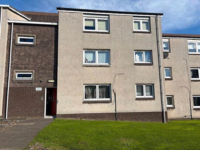 2 Bedroom Flat For Sale In Smeaton Gardens, Kirkcaldy, Fife, KY2