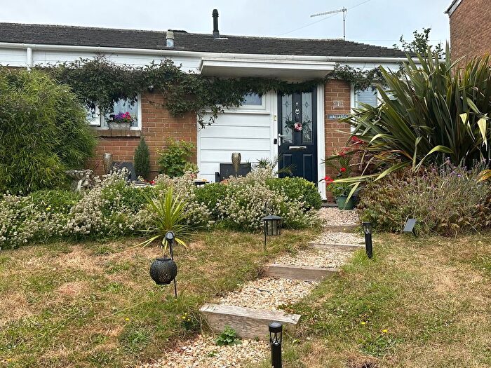 2 Bedroom Semi Detached Bungalow For Sale In Fir Walk, Torquay, TQ2