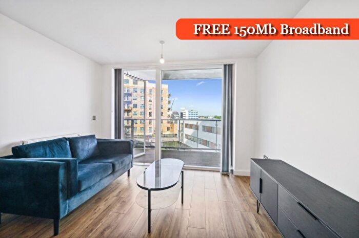 1 Bedroom Flat To Rent In Stylus Place, Hayes, UB3
