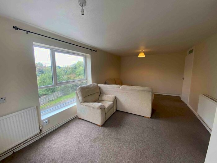 2 Bedroom Flat To Rent In Bushey Grove Road, Bushey, WD23
